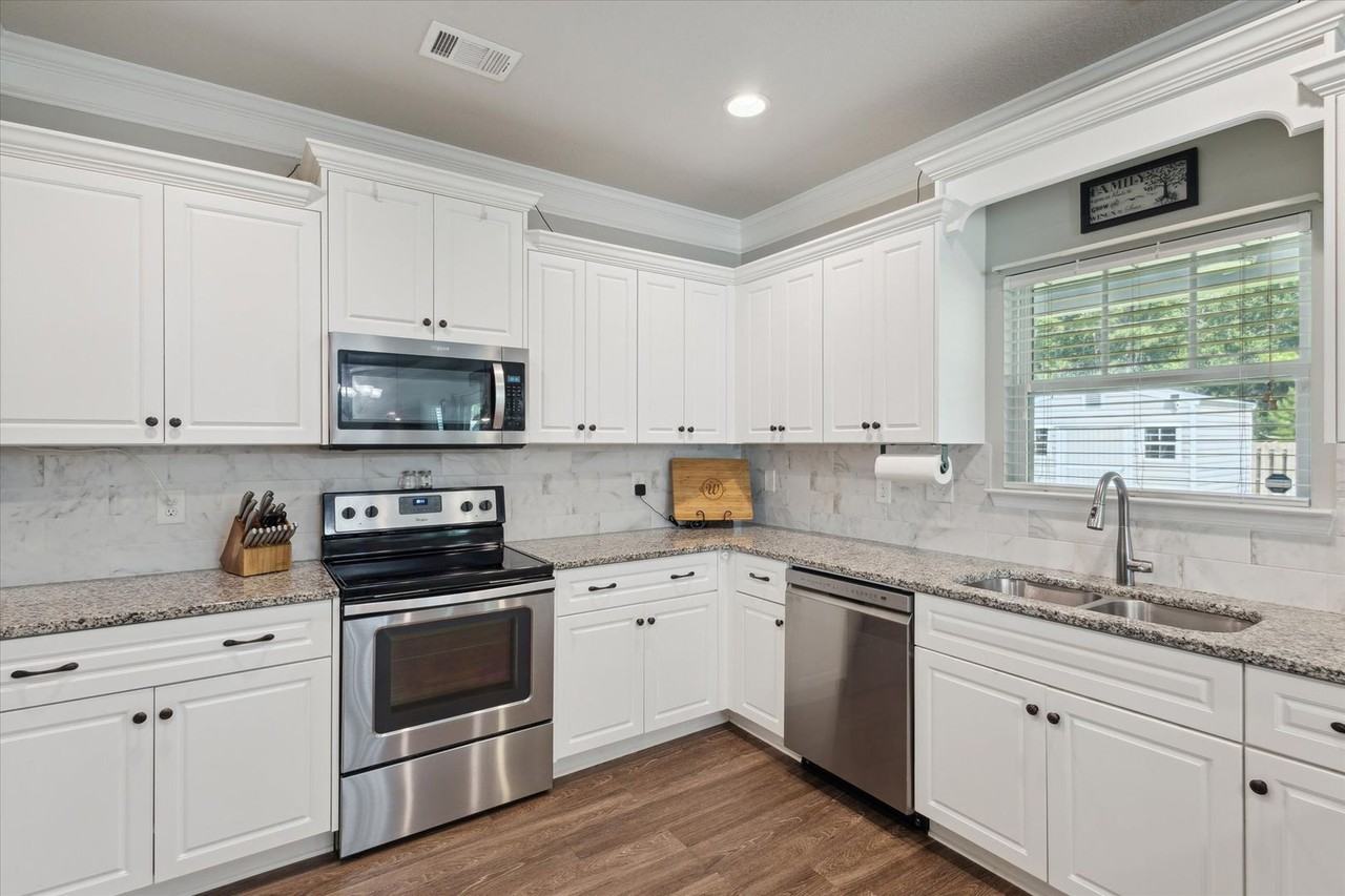 105 Summer Station Dr - Photo 3 of 46