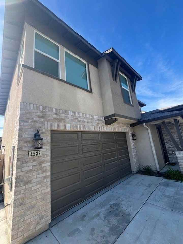 4537 S Ernest St - Photo 2 of 24