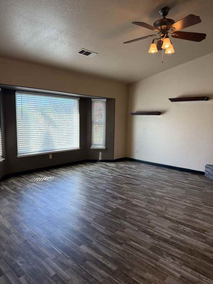 1925 Charade Way - Photo 2 of 26