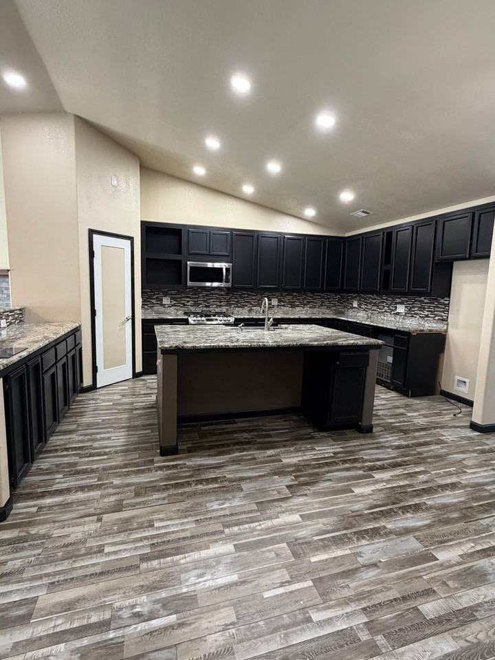 1925 Charade Way - Photo 4 of 26