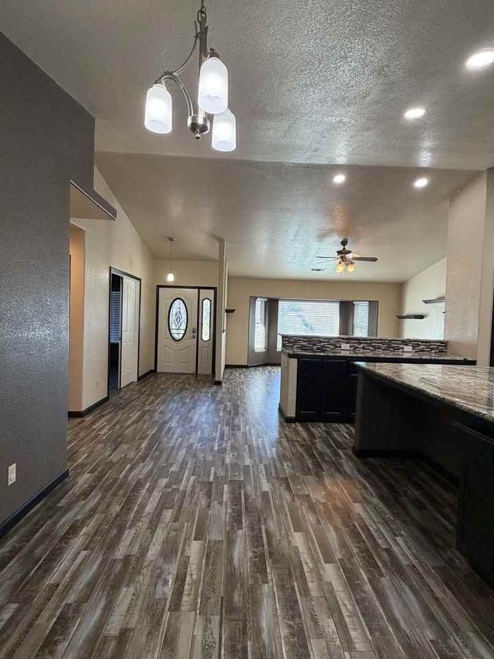 1925 Charade Way - Photo 5 of 26