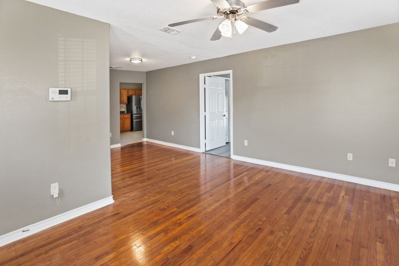 939 John Page Dr - Photo 5 of 33