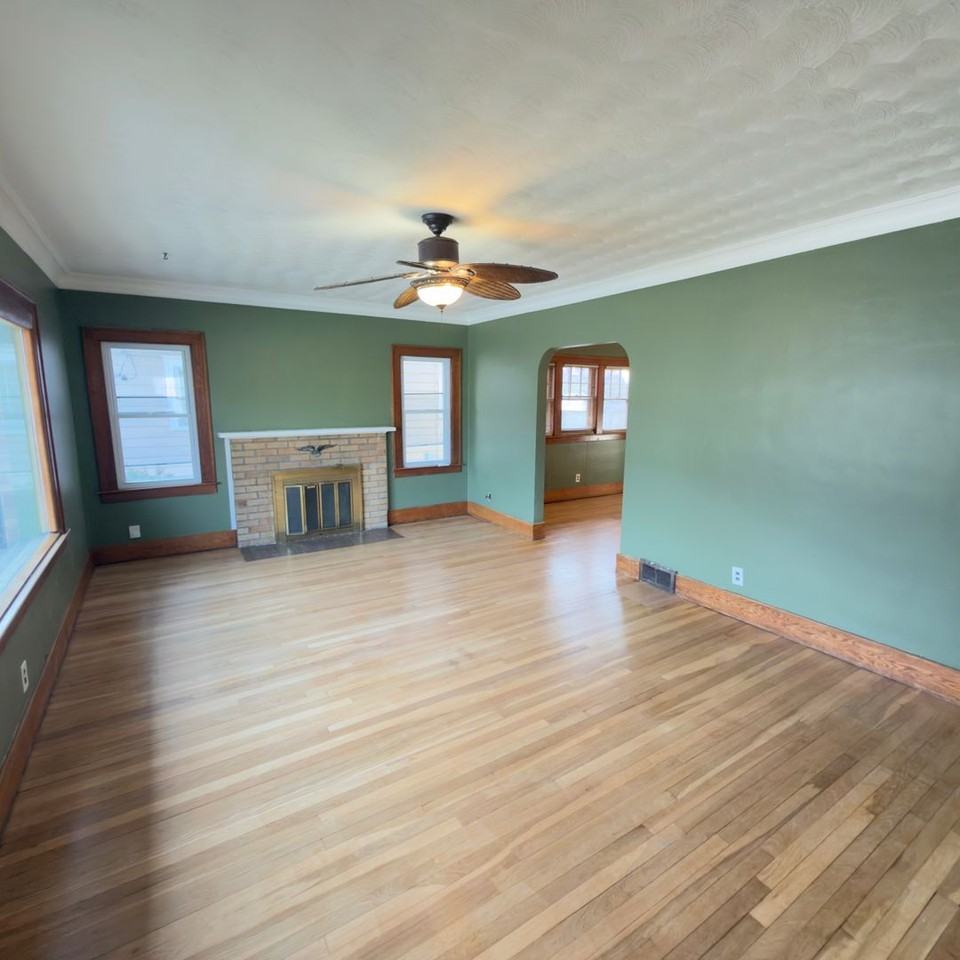 432 Elliott St Se - Photo 6 of 17