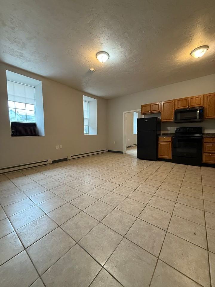 11 Willow St - Photo 2 of 11