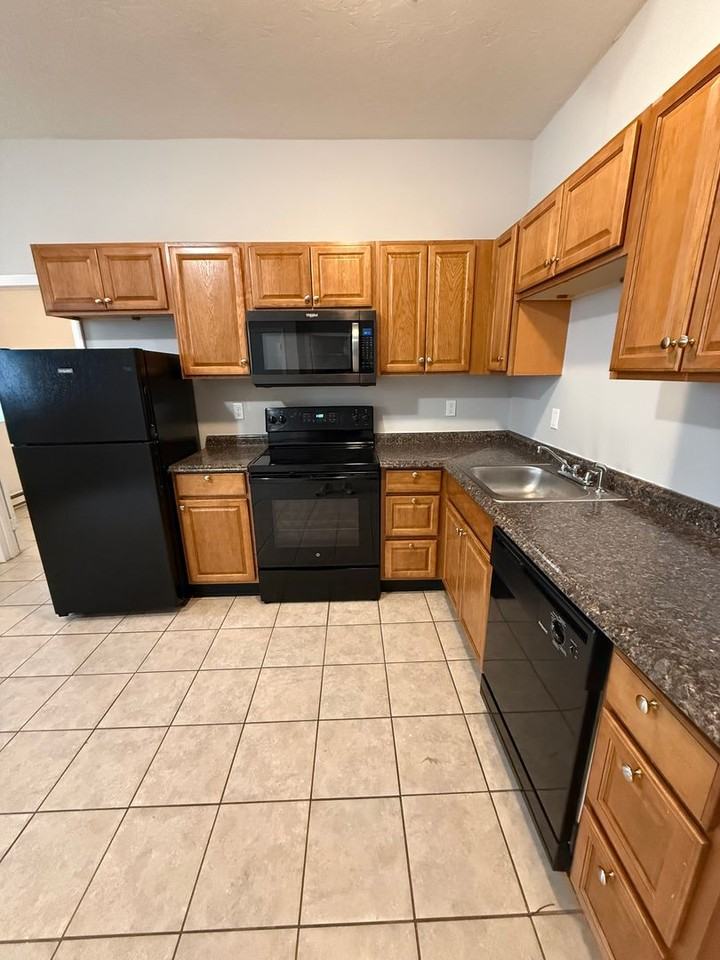 11 Willow St - Photo 3 of 11