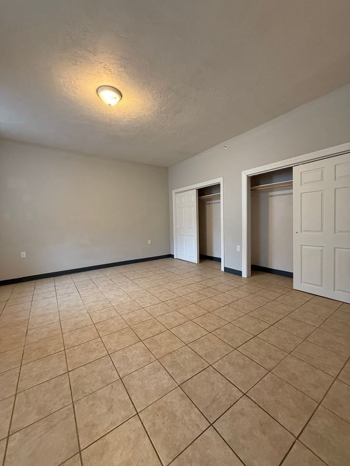 11 Willow St - Photo 6 of 11