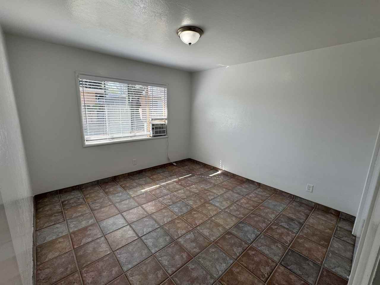 1533 21st Ave - Photo 4 of 5