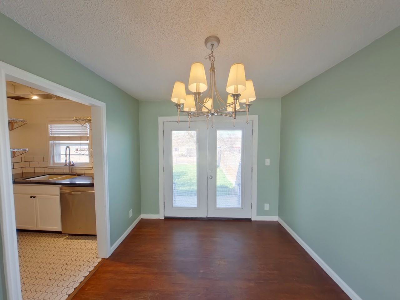 401 Harding St - Photo 3 of 11