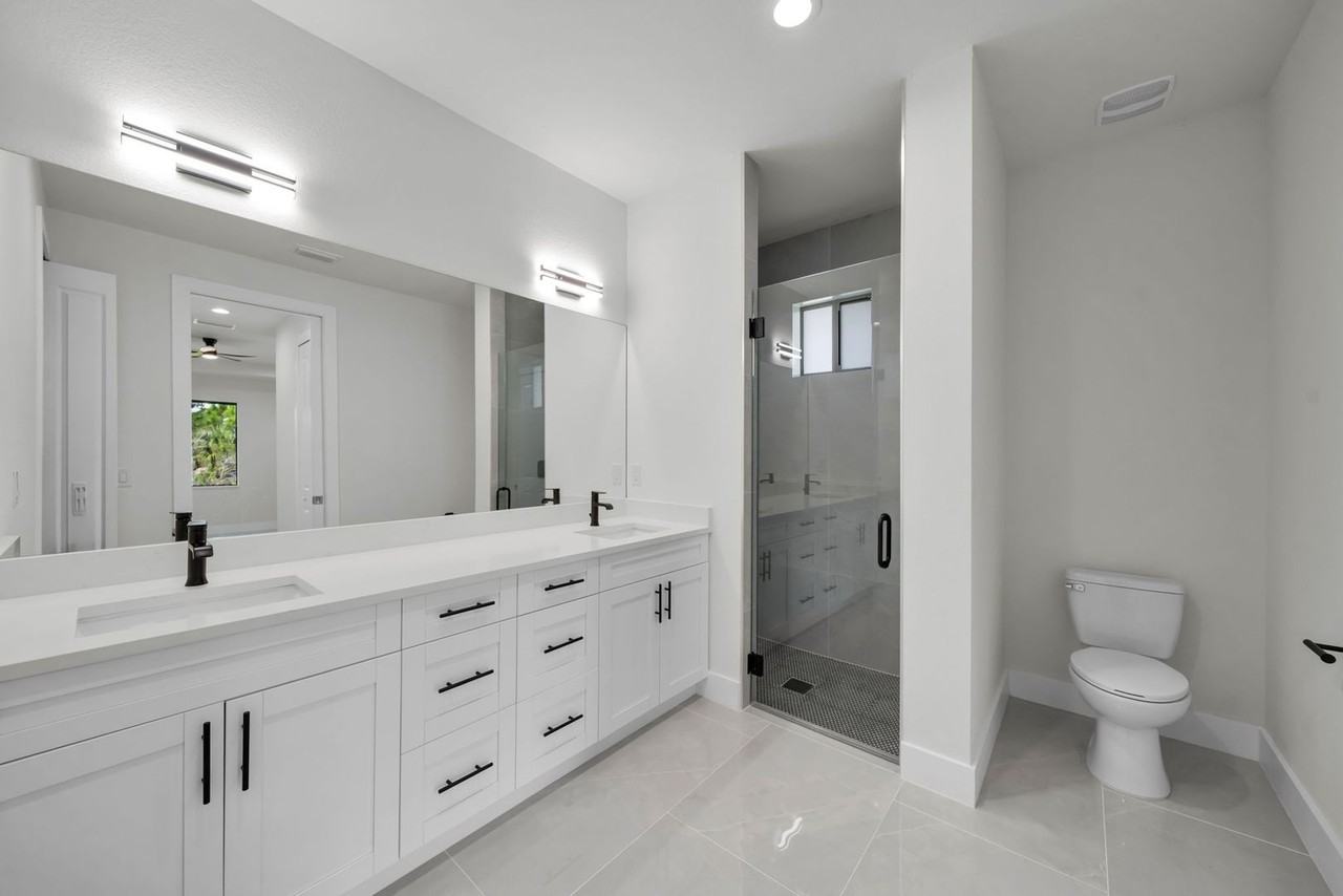 14020 Chesswood Ln - Photo 3 of 35