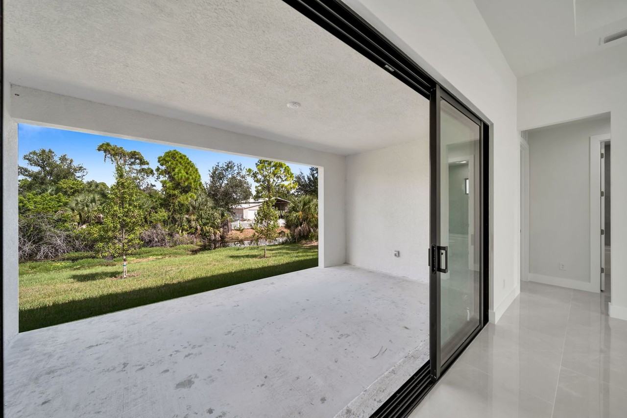 14020 Chesswood Ln - Photo 6 of 35