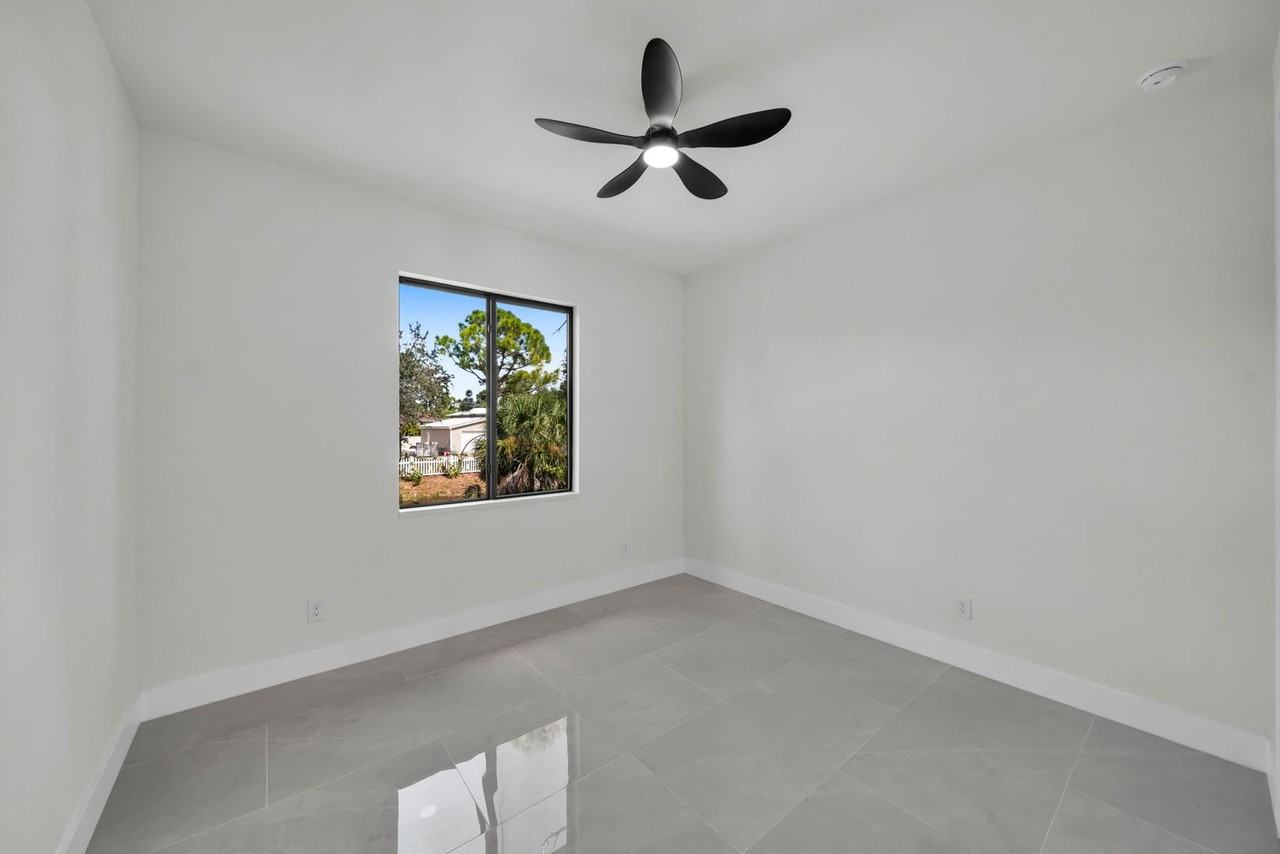 14020 Chesswood Ln - Photo 7 of 35