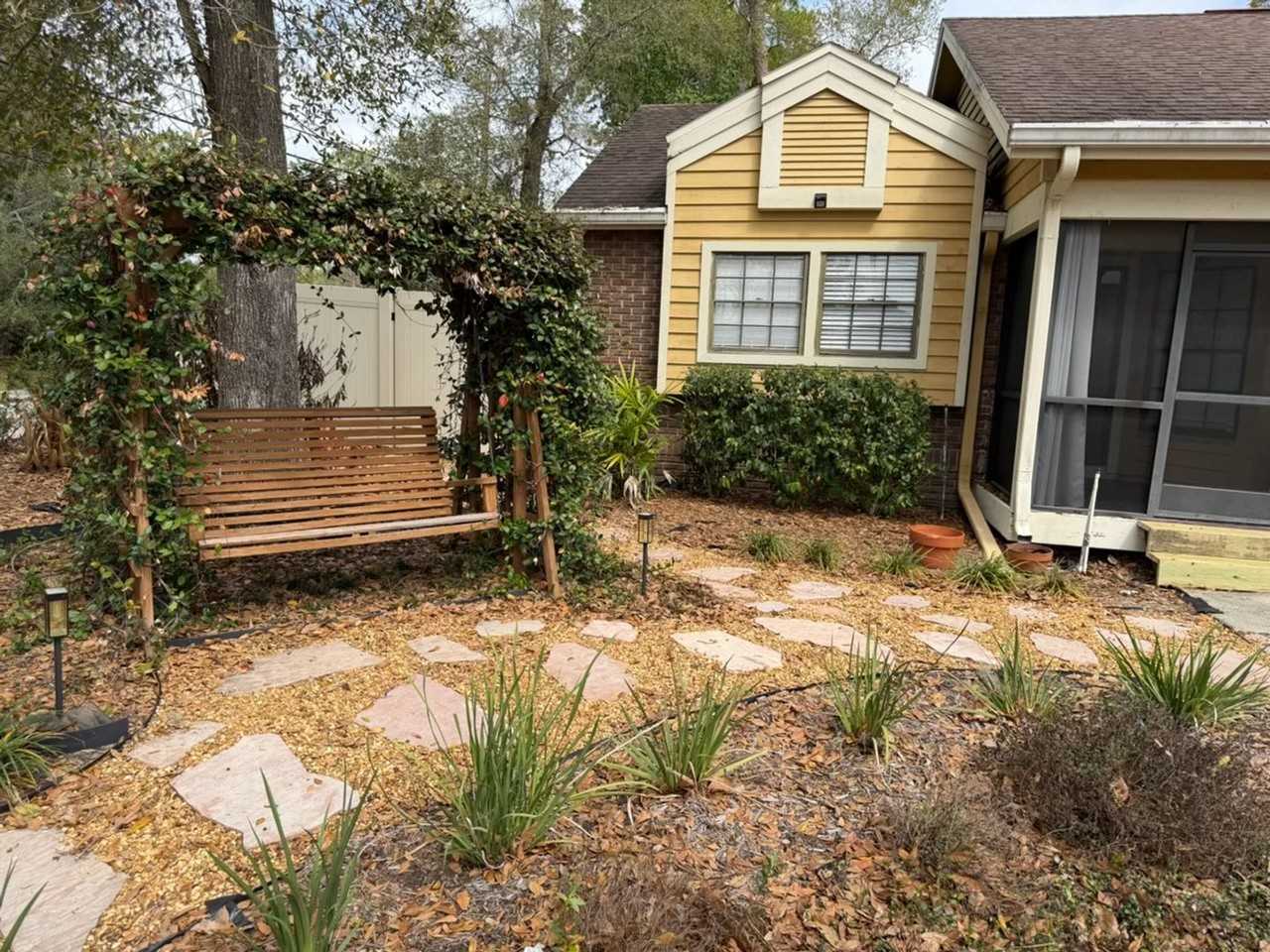 990 Campello St - Photo 2 of 23