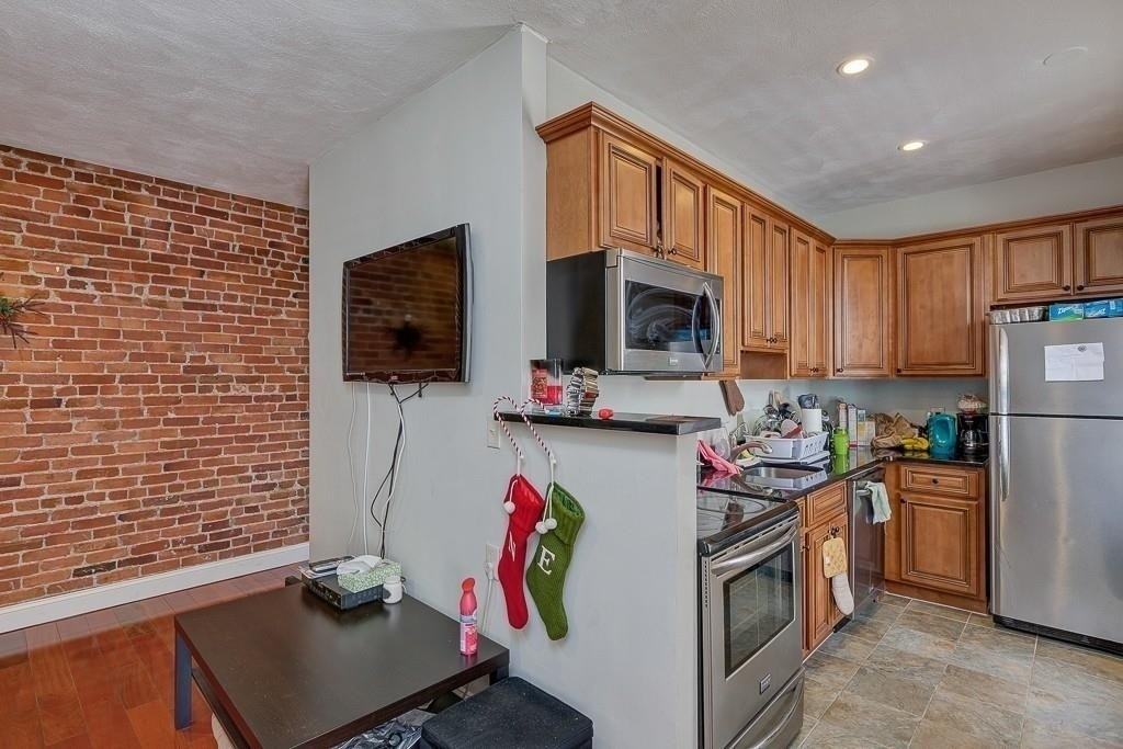 14 Westland Ave #6 - Photo 2 of 13