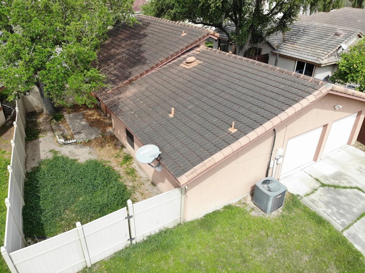 242 San Jacinto St - Photo 4 of 40