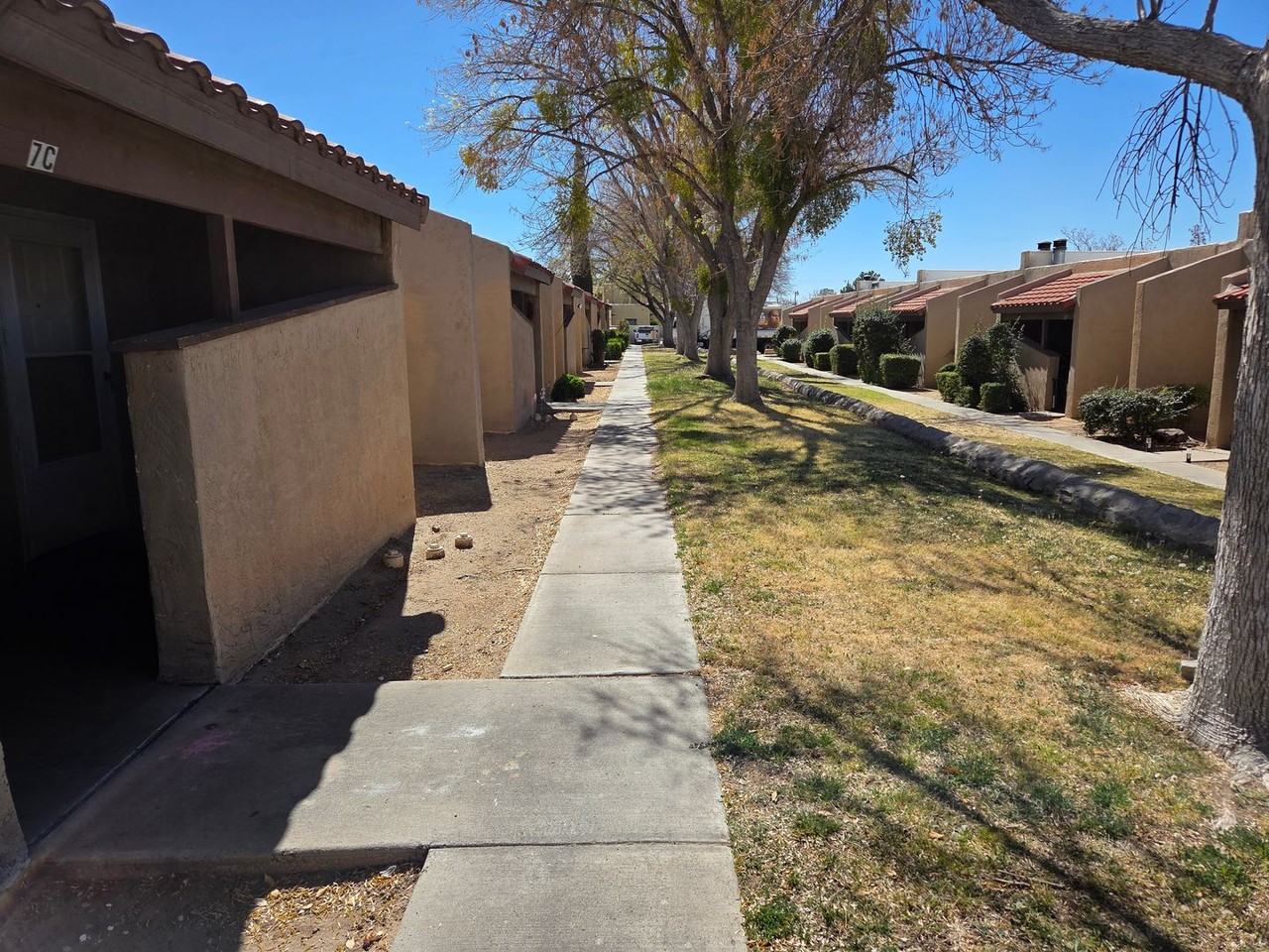 1345 Branson Ave ##7c - Photo 2 of 21