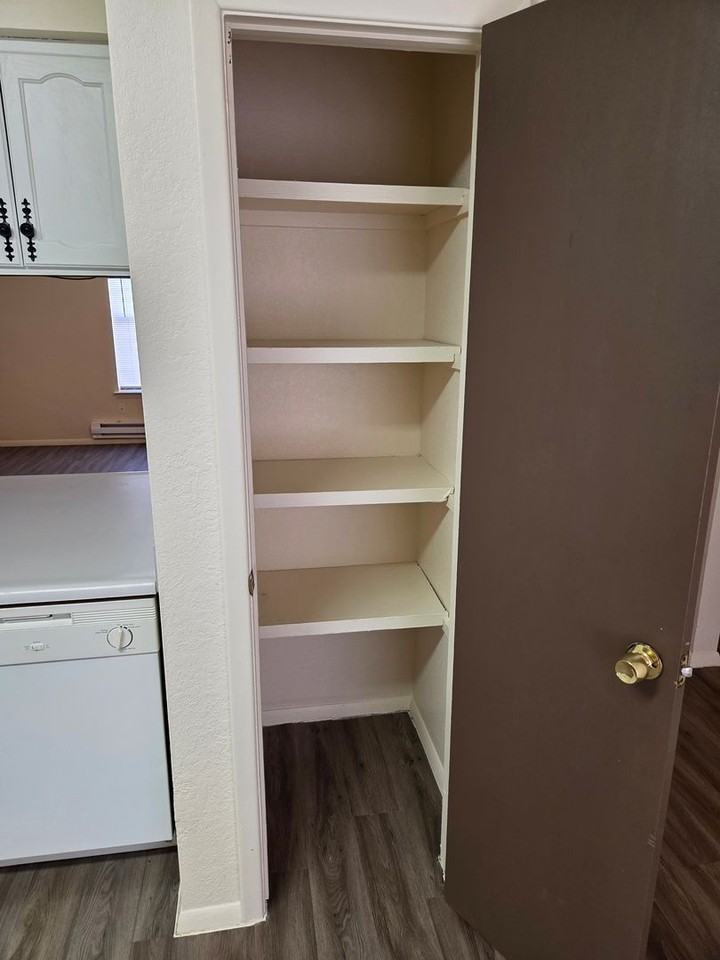 1345 Branson Ave ##7c - Photo 6 of 21