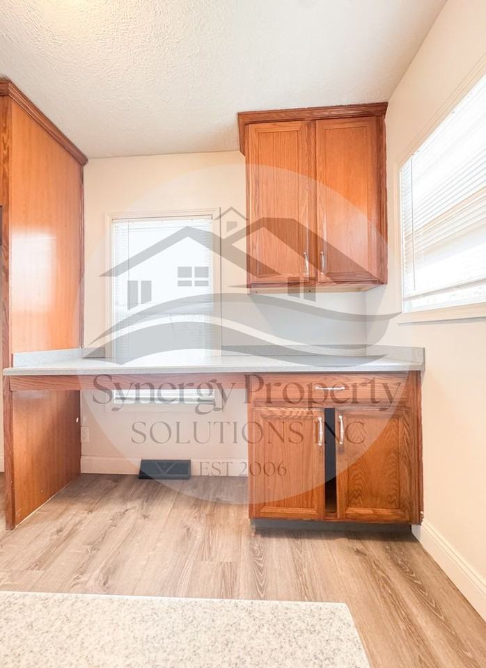 430 5th Ave - Photo 7 of 13