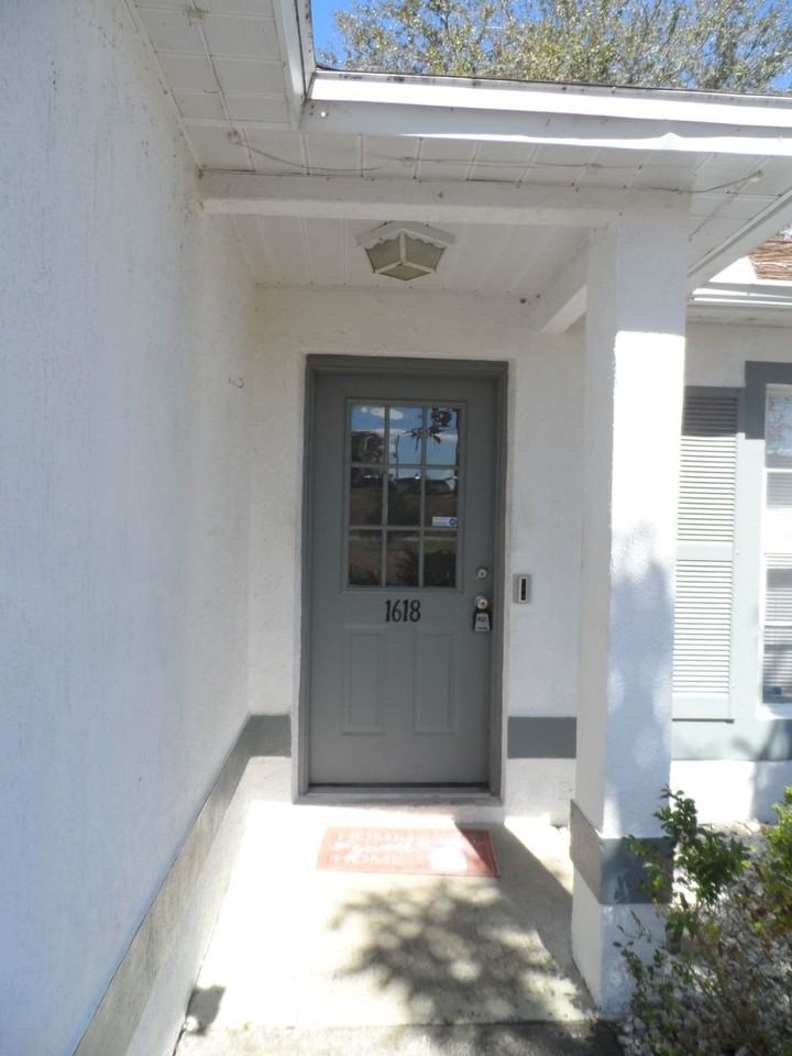 1618 Monica St - Photo 4 of 24