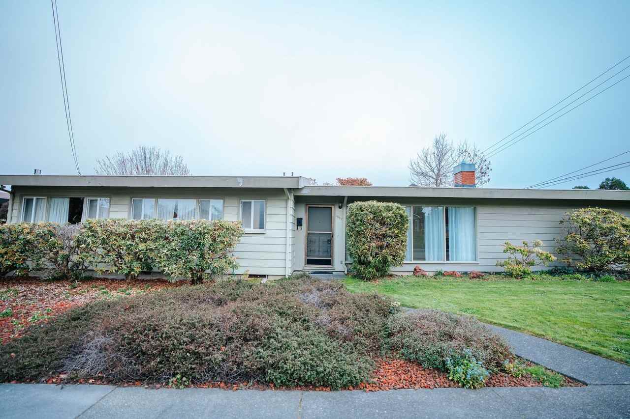 1551 Dean St - Photo 2 of 26