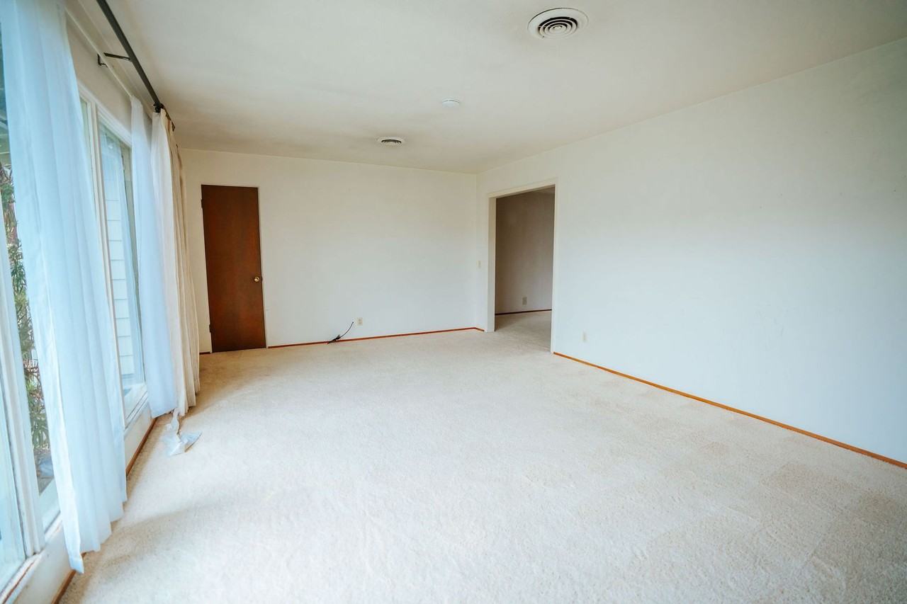 1551 Dean St - Photo 7 of 26