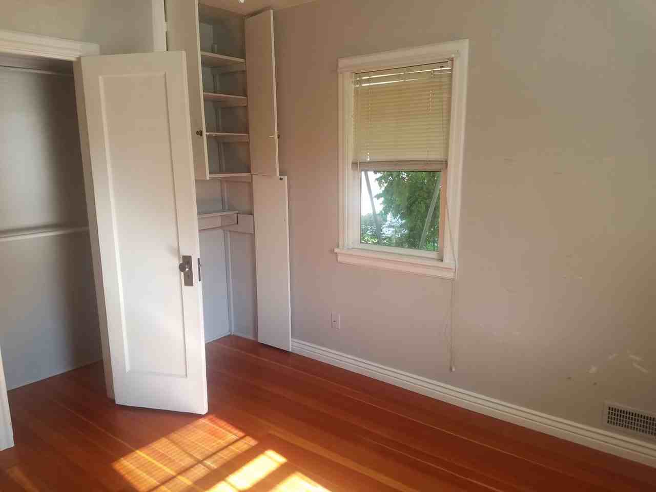 84 S 300 E - Photo 4 of 11