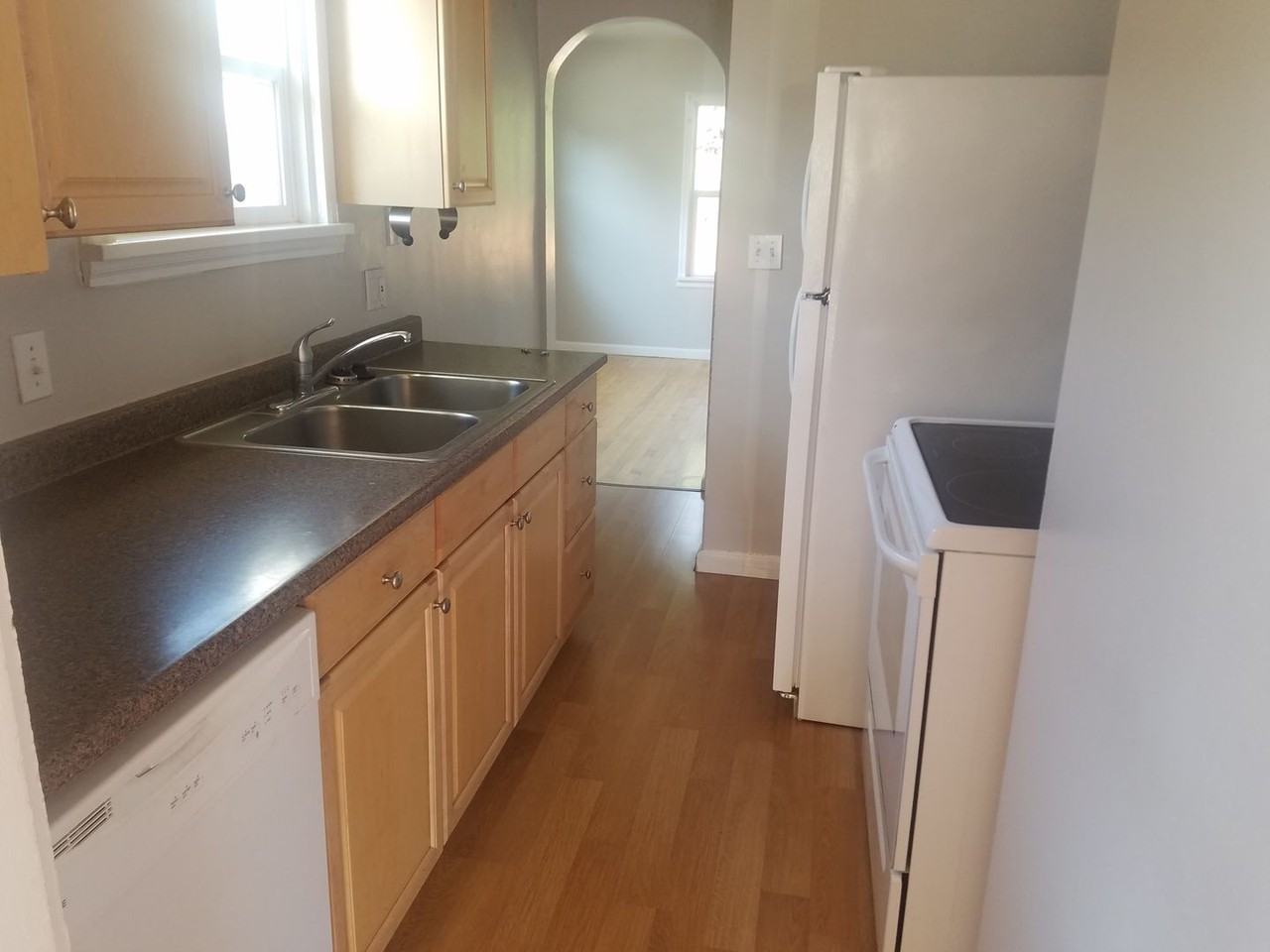 84 S 300 E - Photo 6 of 11