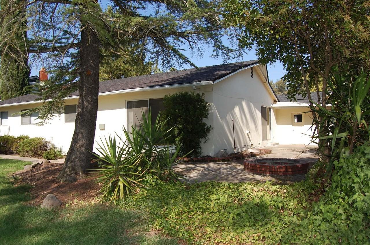 3050 Union St - Photo 3 of 21