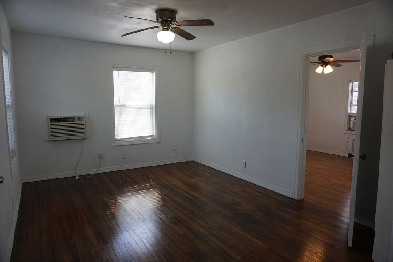 2309 27th St - Photo 3 of 8