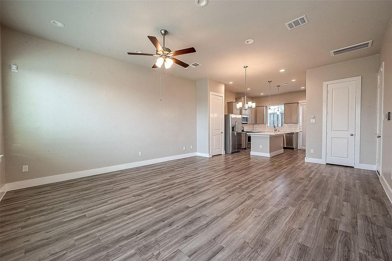 7703 Rainbow Close Ln - Photo 5 of 39