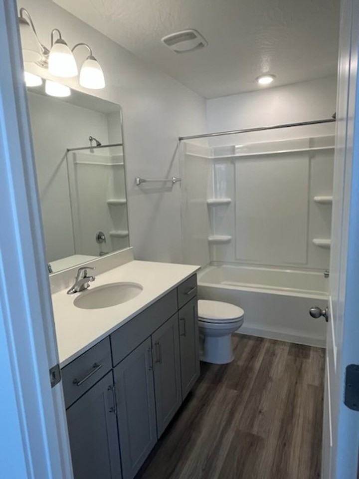 310 W 2050 N - Photo 2 of 13