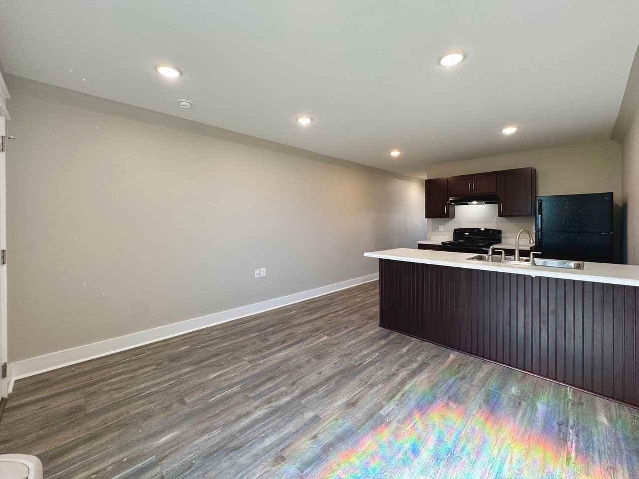 450 23rd St - Photo 3 of 11