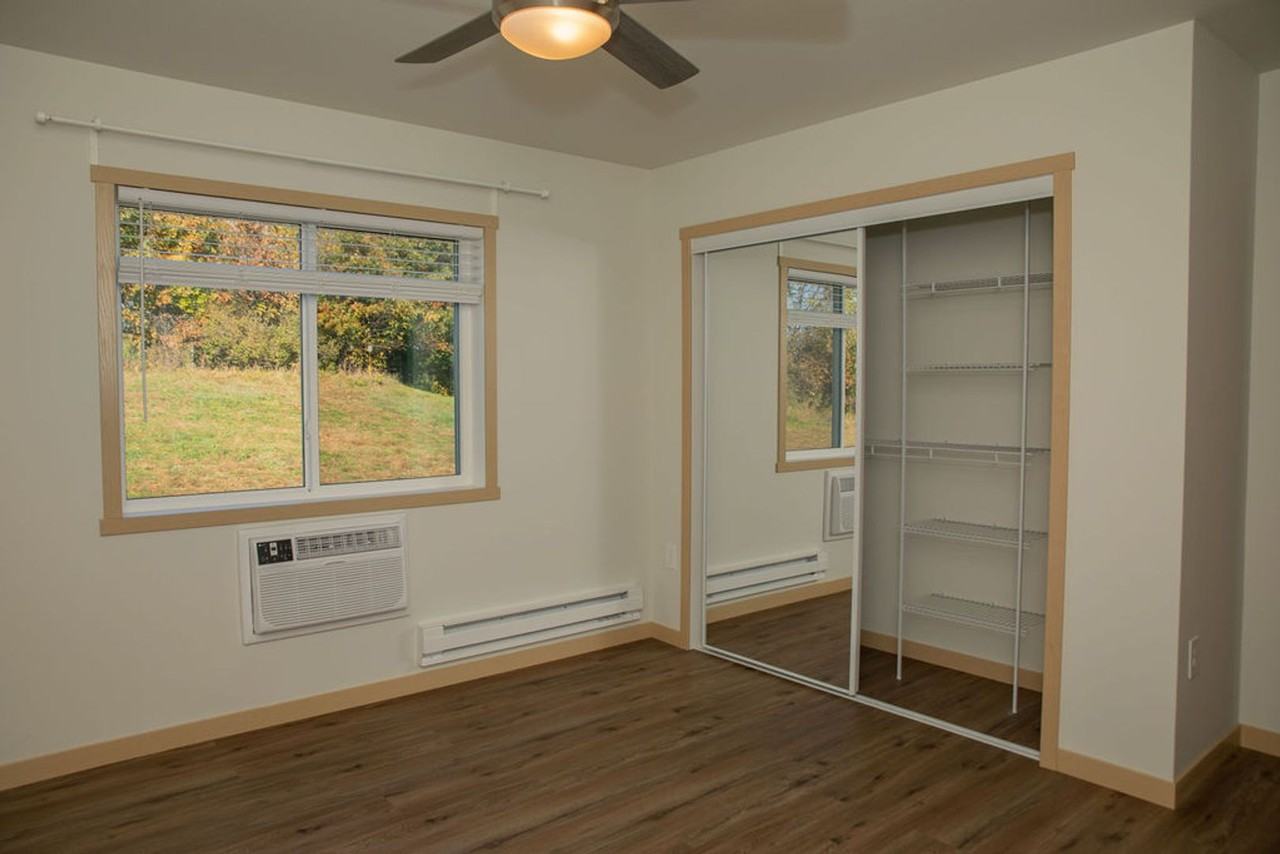 Century Place - 475 - Photo 4 of 13