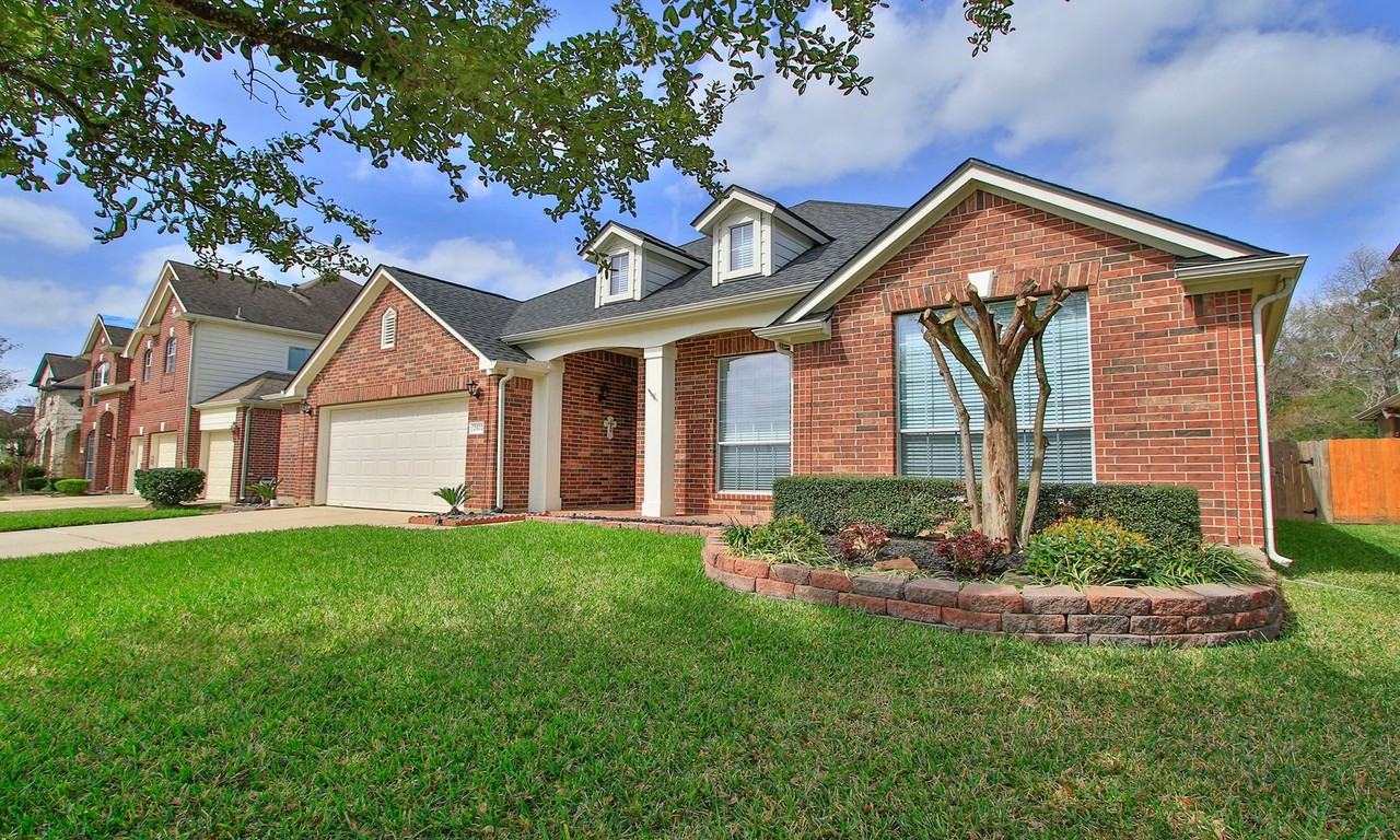 2802 Parkeston Dr - Photo 3 of 50