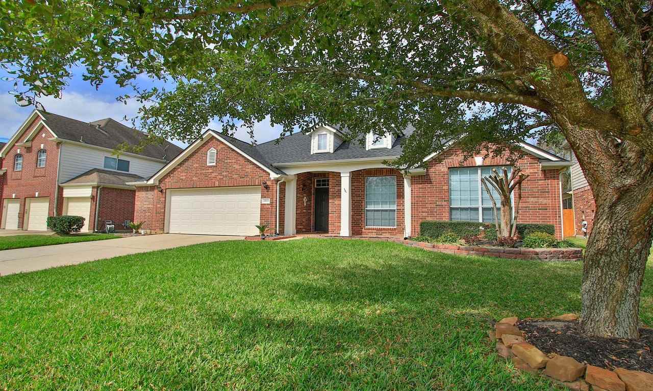 2802 Parkeston Dr - Photo 4 of 50