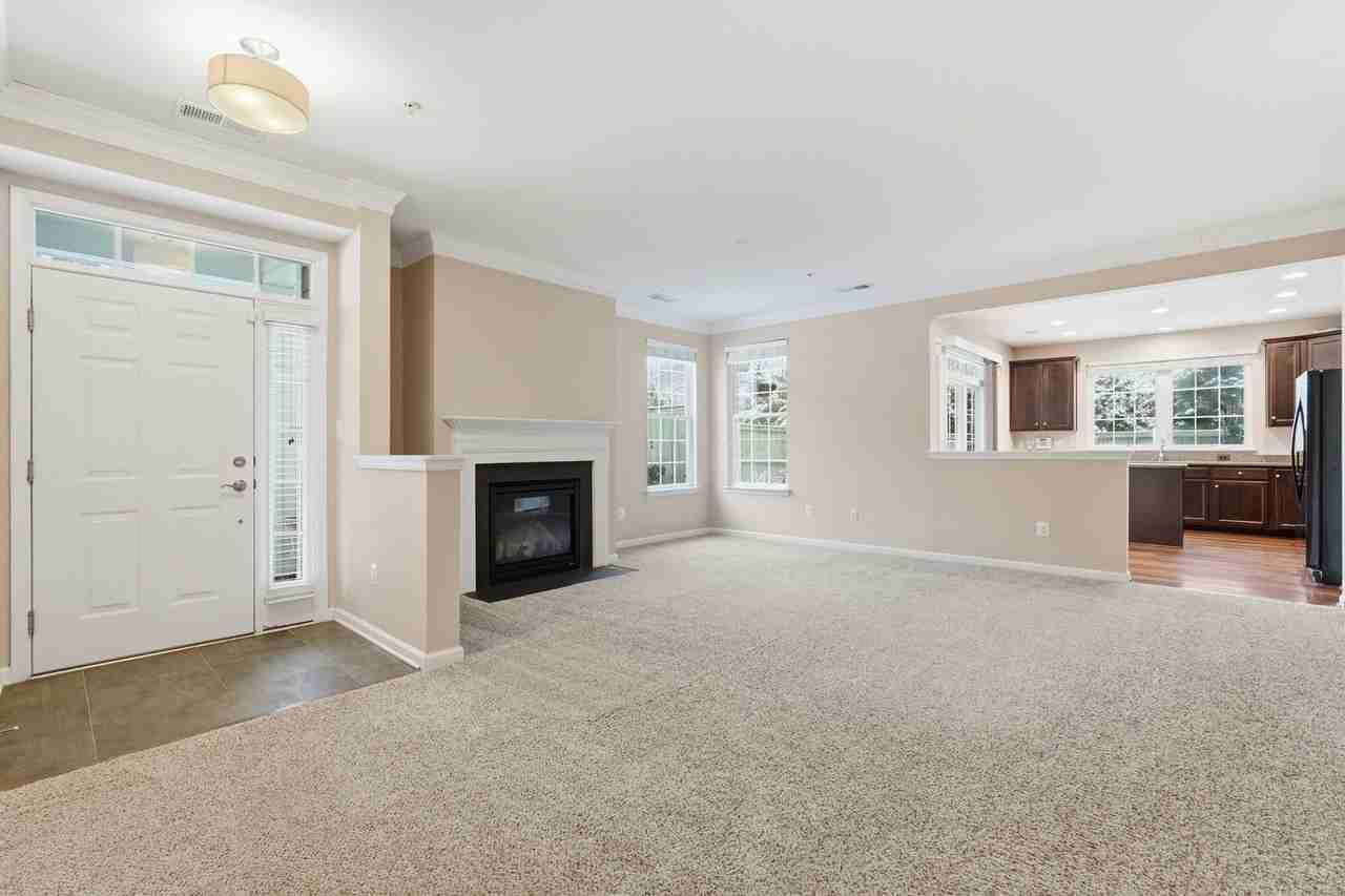 44025 Vaira Ter - Photo 3 of 35