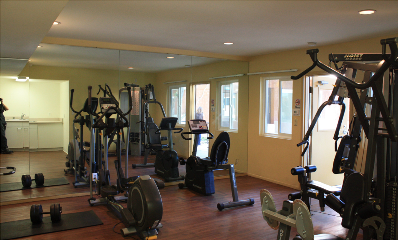 8039 Reseda Blvd - Photo 4 of 7