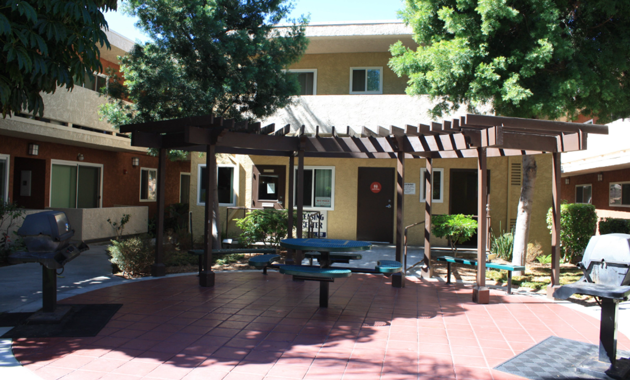 8039 Reseda Blvd - Photo 5 of 7