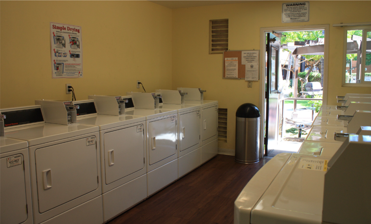 8039 Reseda Blvd - Photo 7 of 7