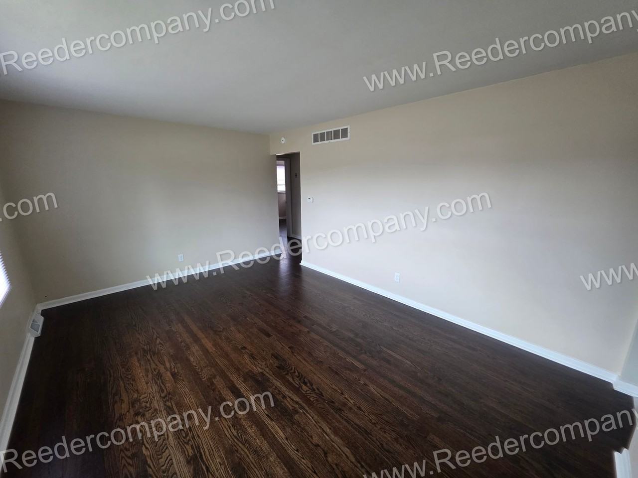 7542 Missouri Ave - Photo 2 of 22