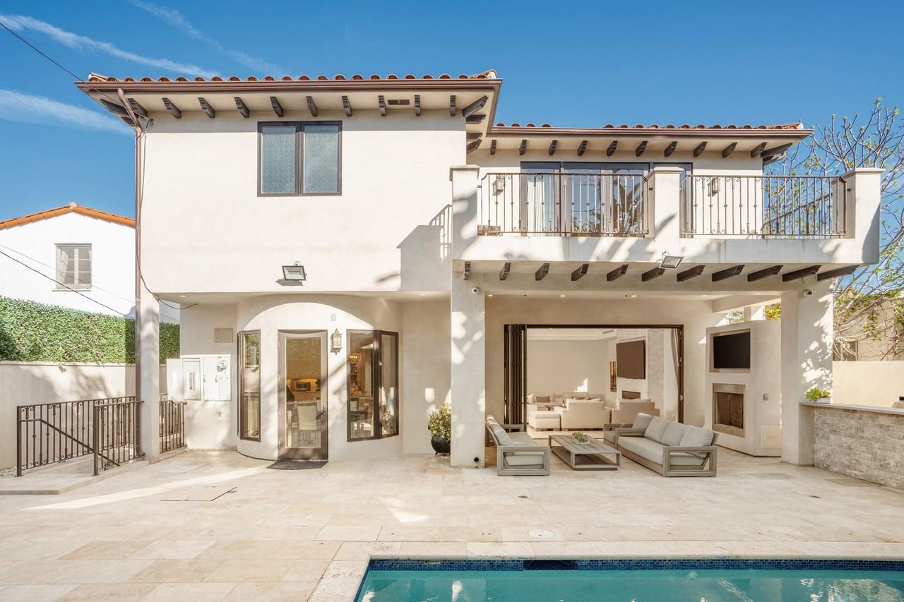 331 S Canon Dr - Photo 7 of 50