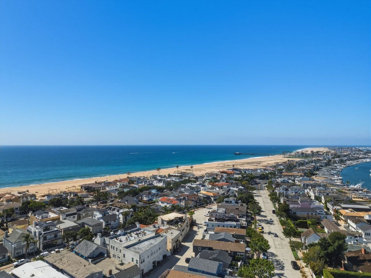 1530 Miramar Dr - Photo 4 of 30