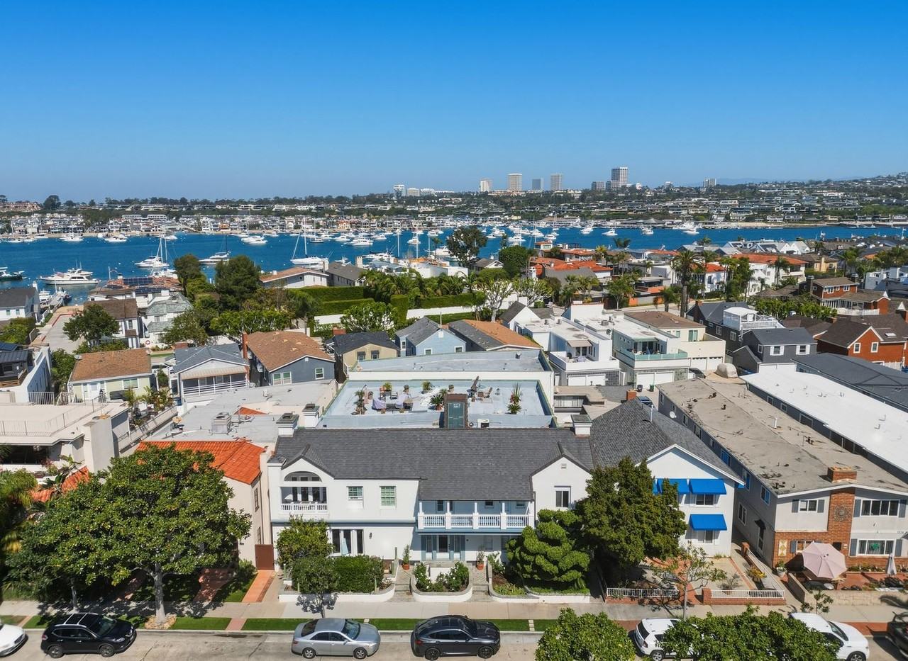 1530 Miramar Dr - Photo 7 of 30