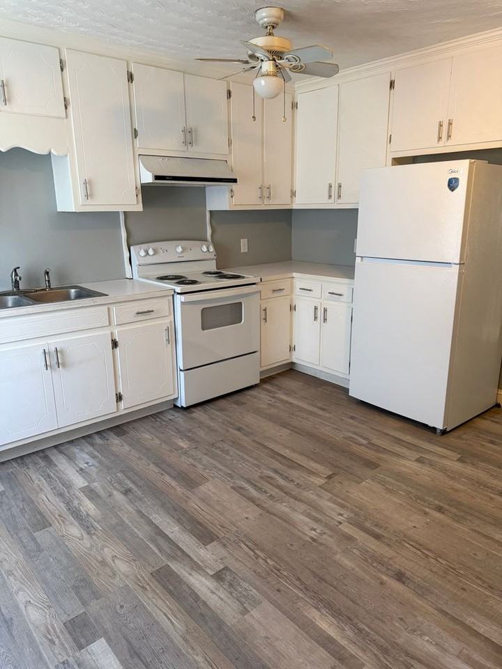 913 Kates Ln - Photo 4 of 8