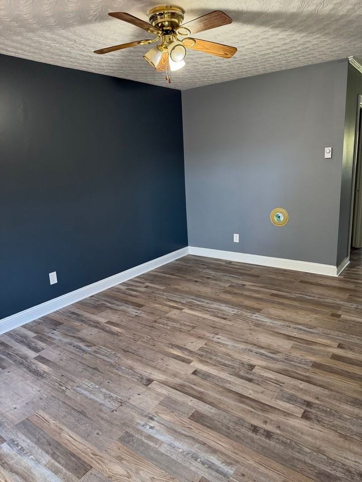 915 Kates Ln - Photo 2 of 9