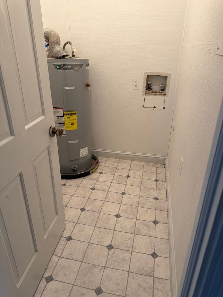 915 Kates Ln - Photo 3 of 9