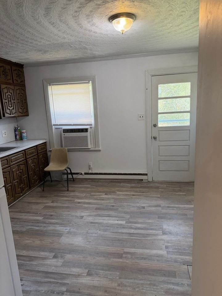 915 Kates Ln - Photo 4 of 9