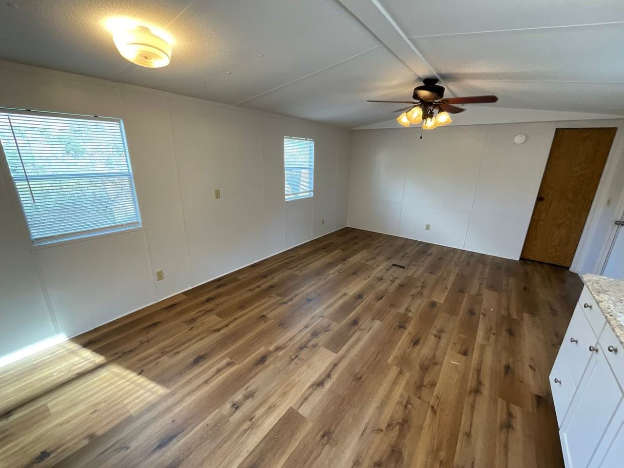 4701 Watson St - Photo 2 of 7