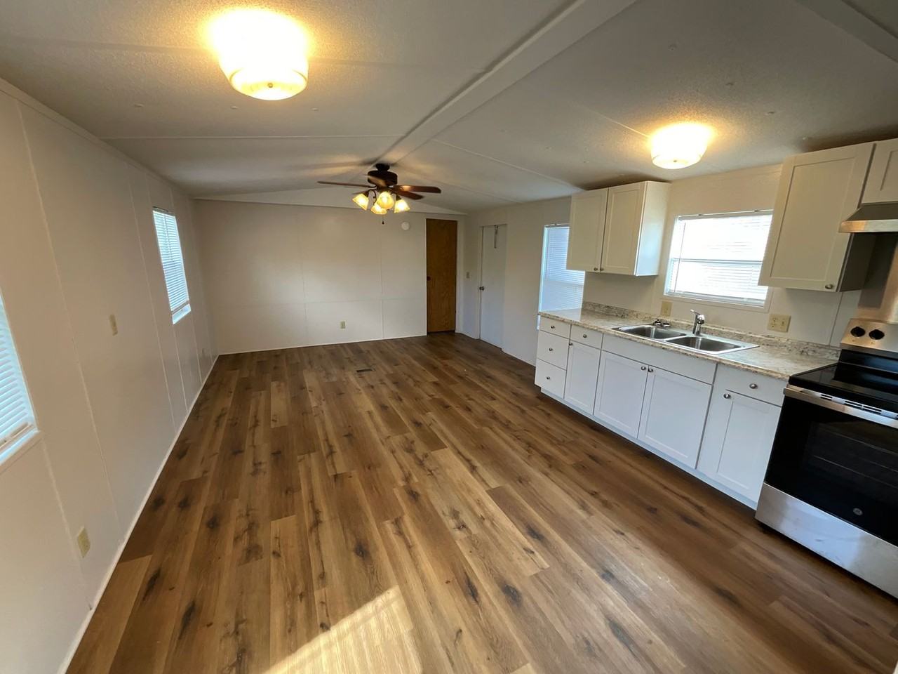 4701 Watson St - Photo 3 of 7