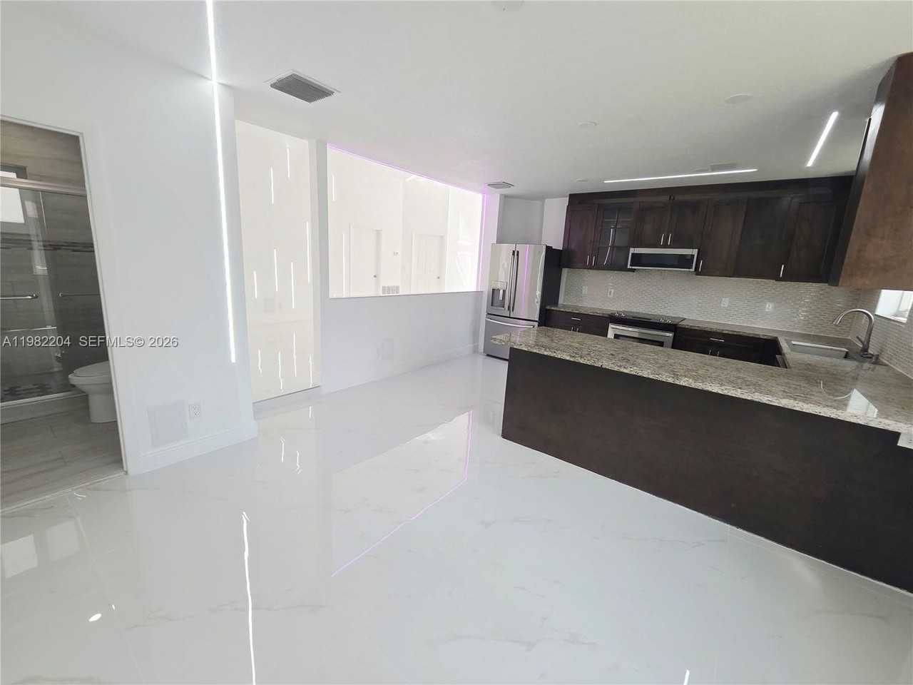 4490 Sw 19th St - Photo 2 of 21
