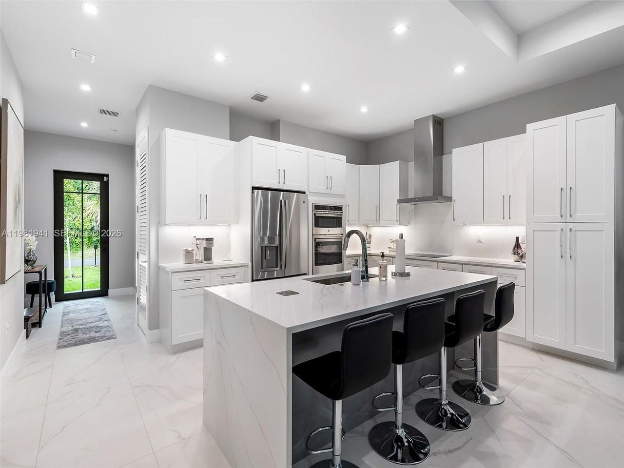 1484 Sw 32nd St - Photo 2 of 20